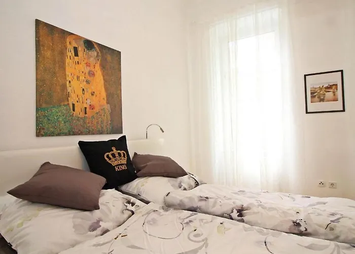 Apartment Kings
