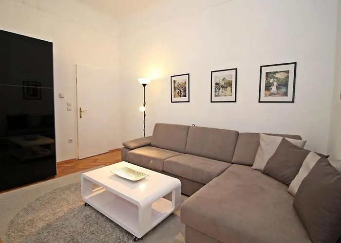 Kings Apartment *